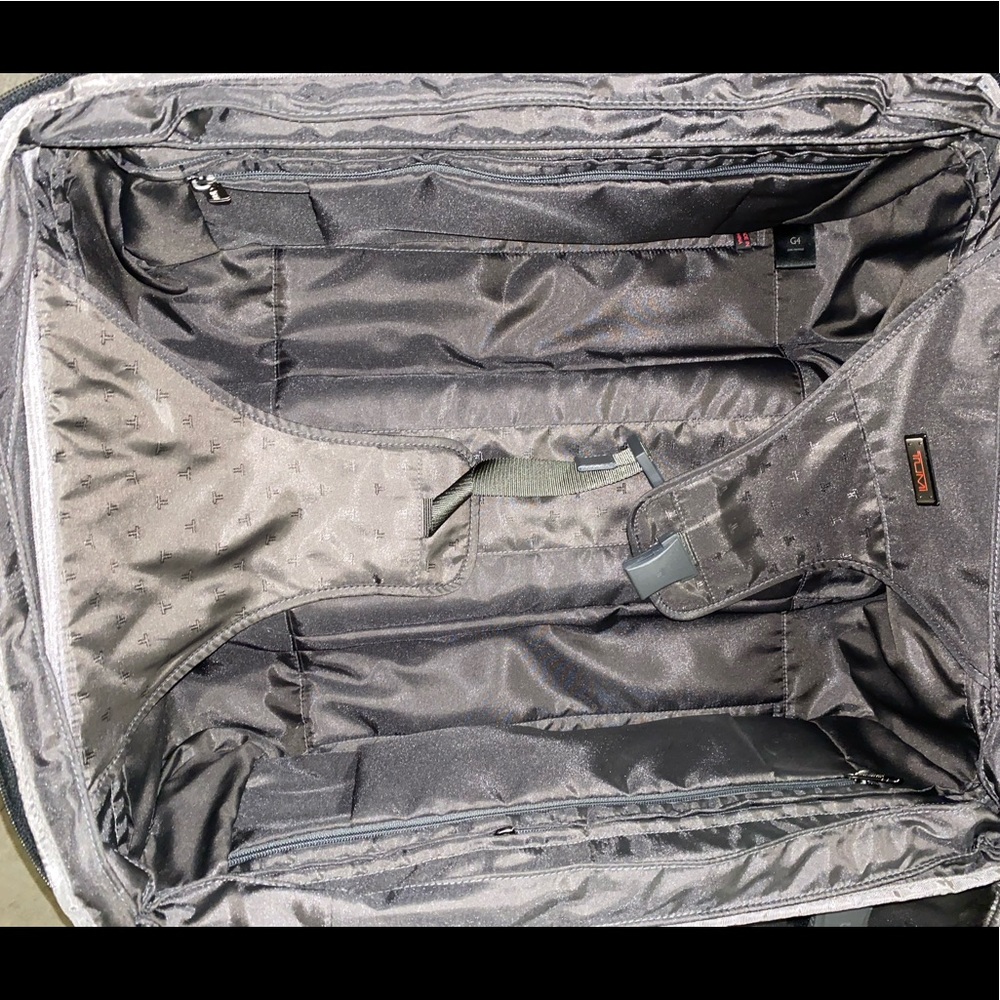 TUMI Carry On Luggage - Picture 11 of 12